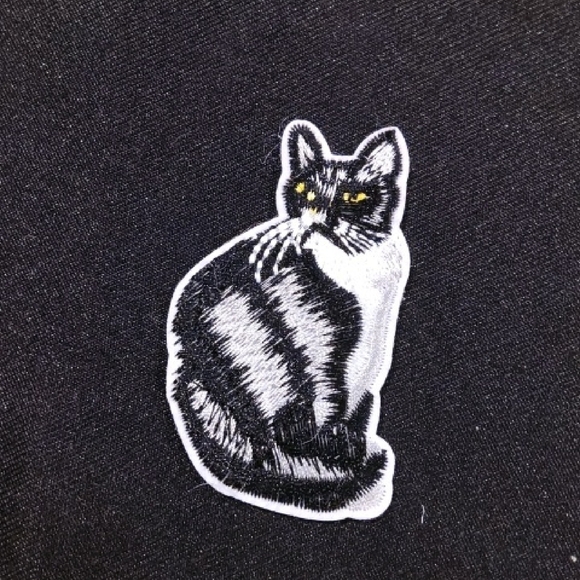 Black and White Cat Patch Iron On - Picture 1 of 2